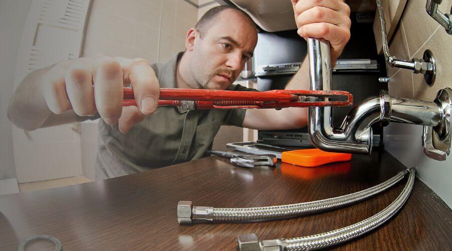 Expert burst pipe repair services in McDonald, KS